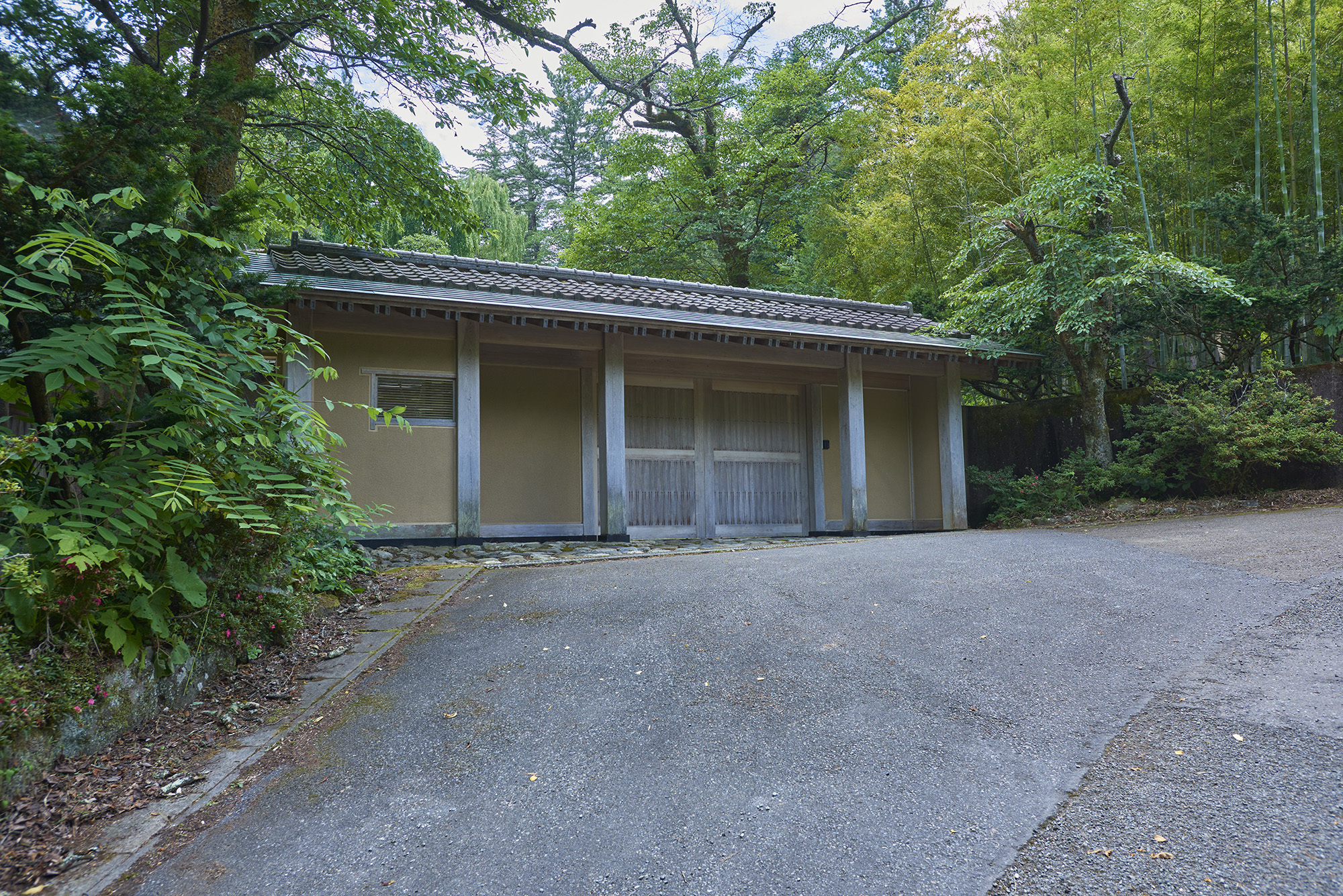 198e42710b2241add9e3b77ff81067d